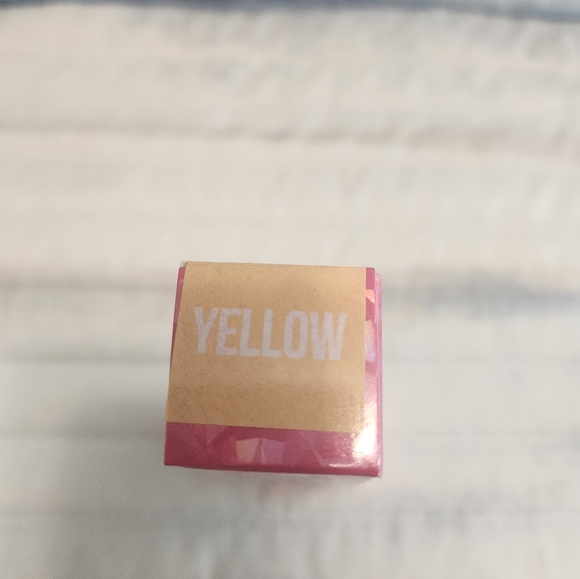 JSC Magic Star Concealer Color Corrector in Yellow. - Picture 2 of 2